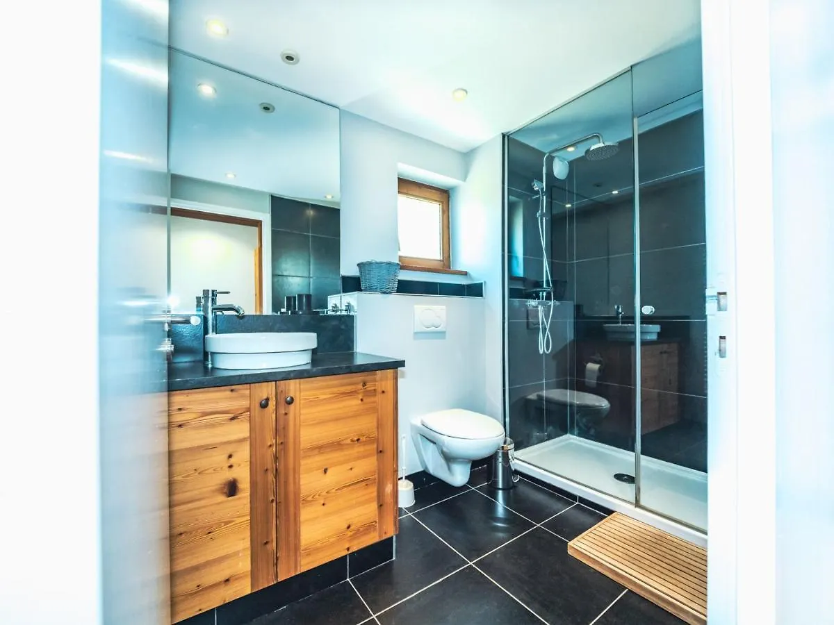 Appartement Renove Avec Balcon, Skis Aux Pieds, Wifi A Tignes Le Lavachet - Fr-1-502-359 0*,  France